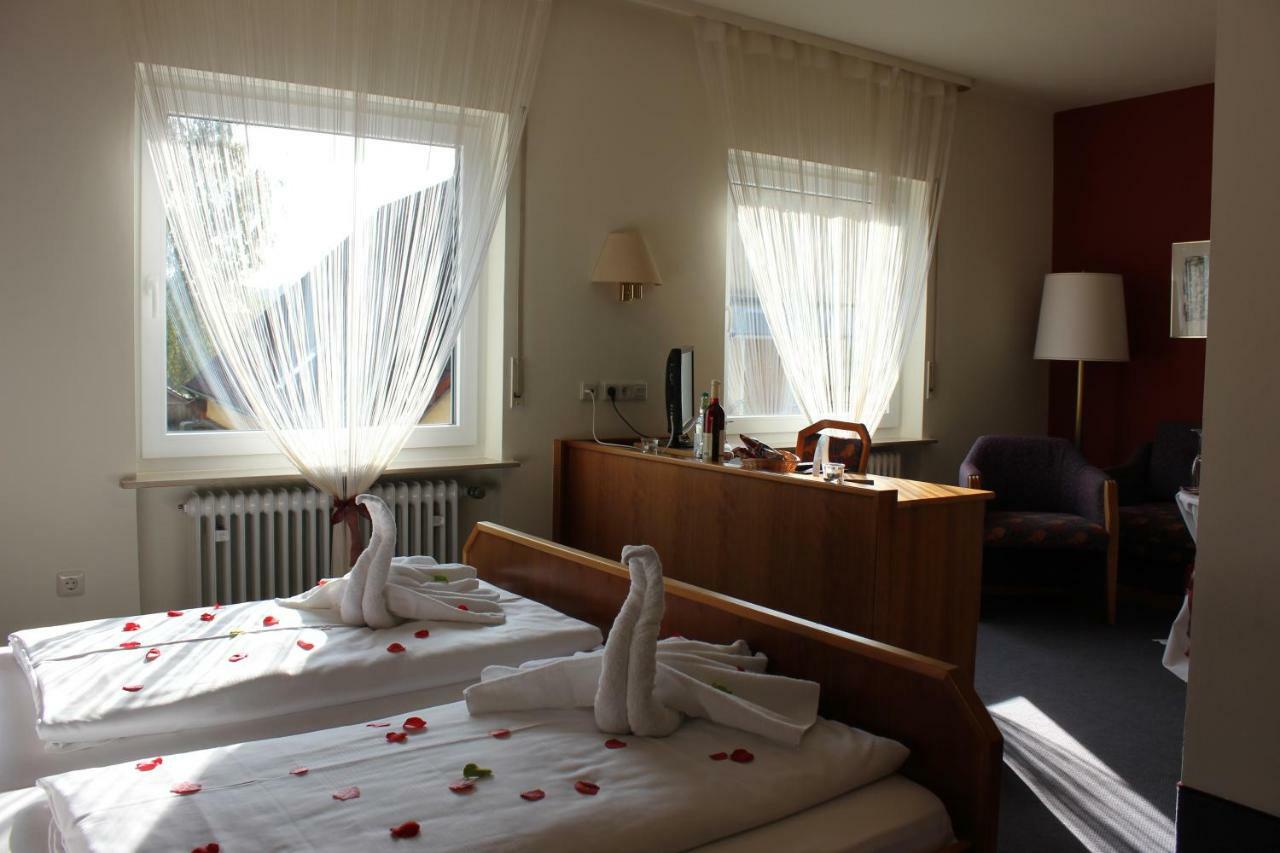 Landhotel Zum Boehm Roth  Exterior photo